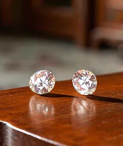 Shop exquisite lab grown diamond jewellery, engagement rings and loose diamonds. Buiy pink, blue and yellow ethical diamonds online. Pobjoy Diamonds.