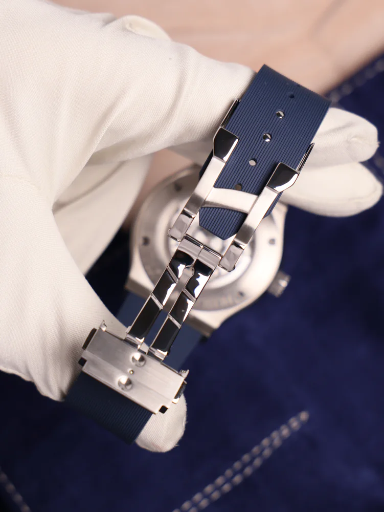 Hublot Classic Fusion Blue 542.NX.7170.LR Box and Papers 2021