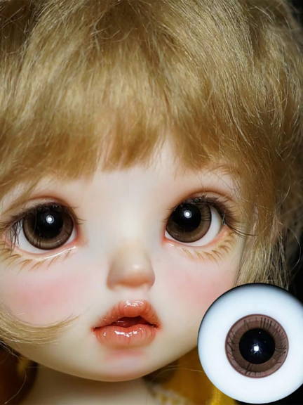doll eyes