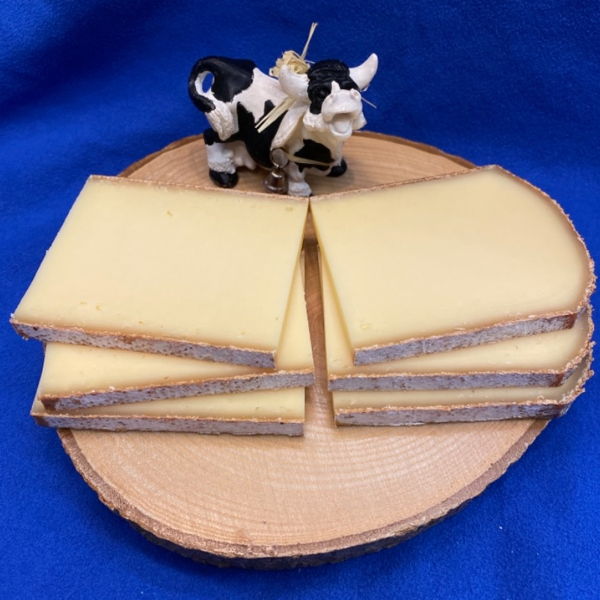raclette-fumee-coupee-en-tranche