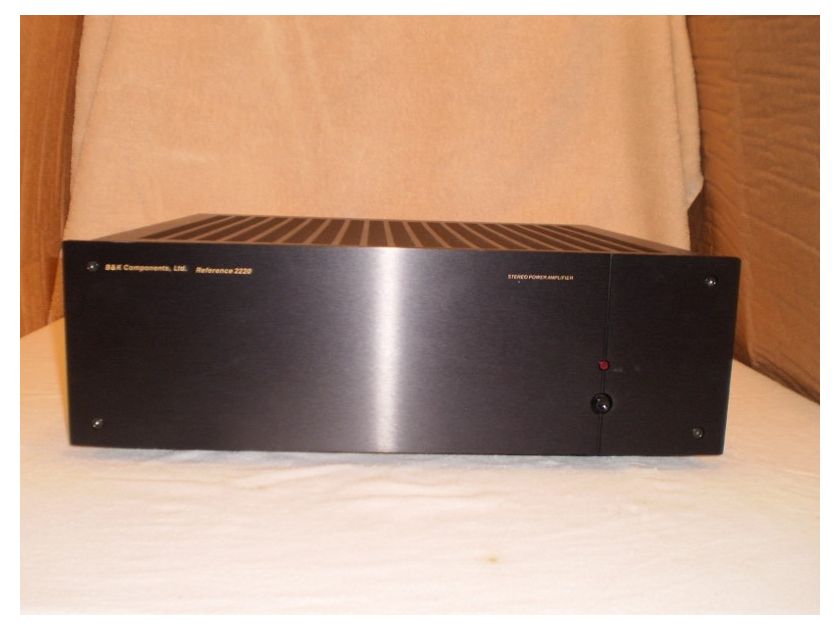 B&K Components Reference 2220 Two Channel Amplifier