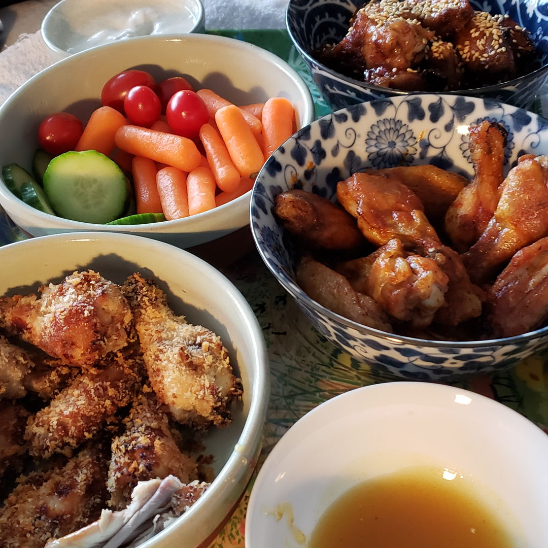 Chicken wings 3cways for Superbowl game with veggies and dip.
Wings
1 honey soya sauce
2 buffalo 
3 panko crusted crispy with honey mustard sauce
Veggie dip sauce made from Greek yogurt with cumin and coriander,  salt pepper and lemon juice