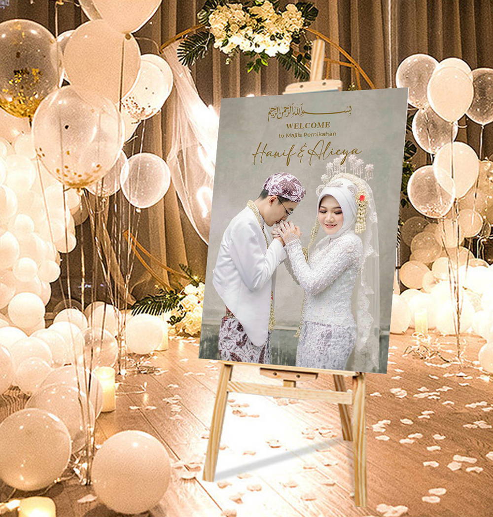acrylic welcome wedding sign with stand