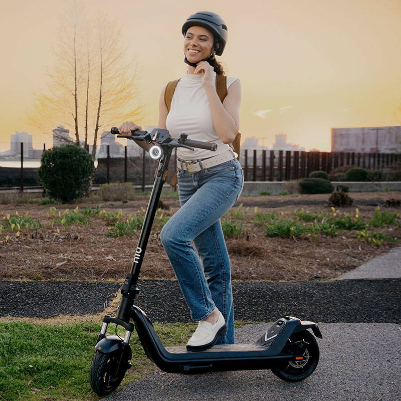 NIU KQi 300P All-Terrain Suspension Electric Scooter – NIU® Official