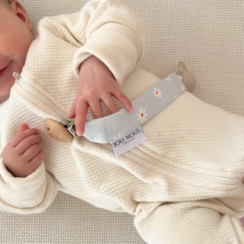 lange xl marguerites bleu orange attache-tétine bibs mam doudou lolette rouge blanc joli nous swiss made marque suisse enfant bébé 