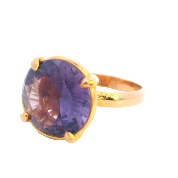 Synthetic Colour Change Sapphire Ring set in 21ct Yellow Gold - Image 3