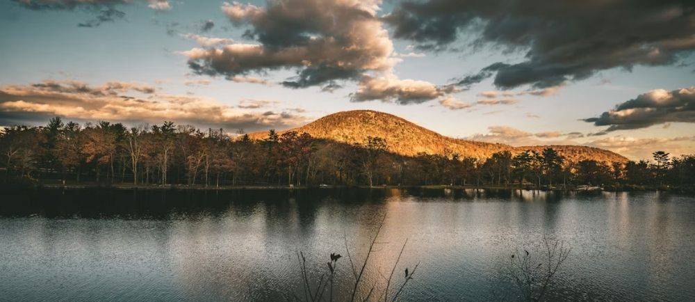 View over a lake in NY