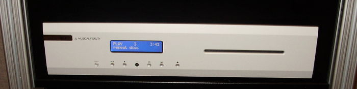 Musical Fidelity M3I Cd player  2 months new Silver,Ori...