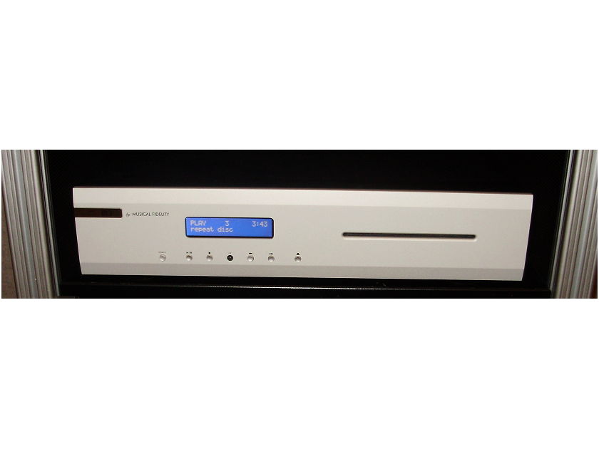 Musical Fidelity M3I Cd player  2 months new Silver,Original packaging and remote