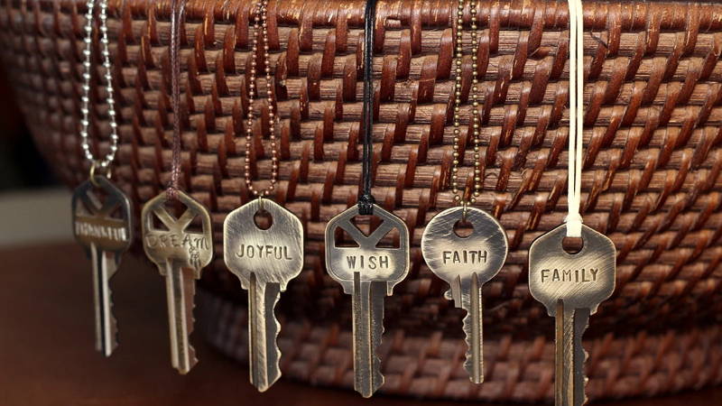 What Are the Best Tools or Machines for Engraving Keys at Home 001