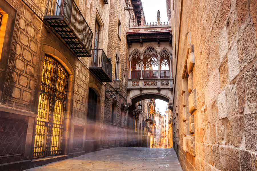 Barcelona Old Town and Gothic Quarter Walking Tour - photo 2