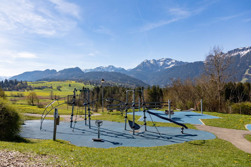 Themenspielplatz Planetenspielplatz für Kinder im Urlaub Pfronten