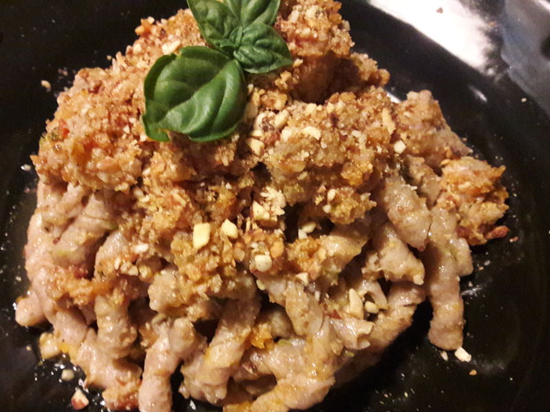 Corsi di cucina Castelvetrano: Cuciniamo e gustiamo busiate alla trapanese e bruschette