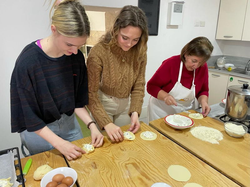 Cooking classes Ragusa: Schiacciata, Ravioli, and Cannoli: the true sicilian cuisine
