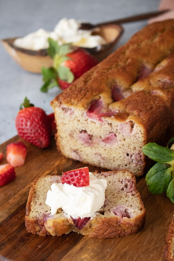 keto strawberry cake