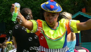 clown lucy luftblasen