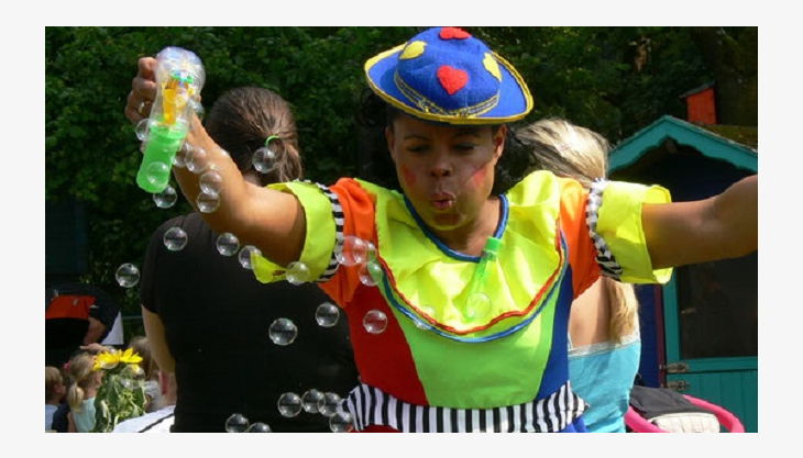 clown lucy luftblasen