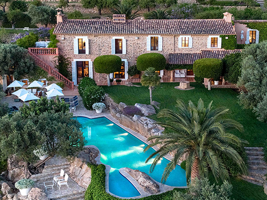 Hamburg - On the west coast of Mallorca, the impressive estate of Ses Costes is for sale for 16.5 million euros. The plot covers around 53 hectares and offers a unique panoramic view of the Tramuntana mountain range. (Image source: Engel & Völkers Mallorca)