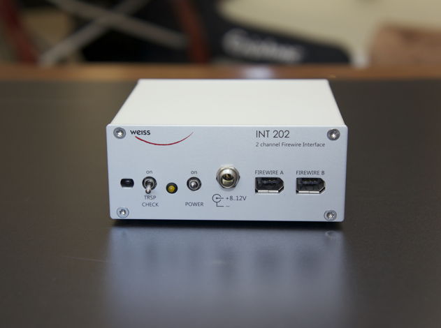Weiss INT202 Firewire - S/PDIF Interface + Oyaide NEO F...