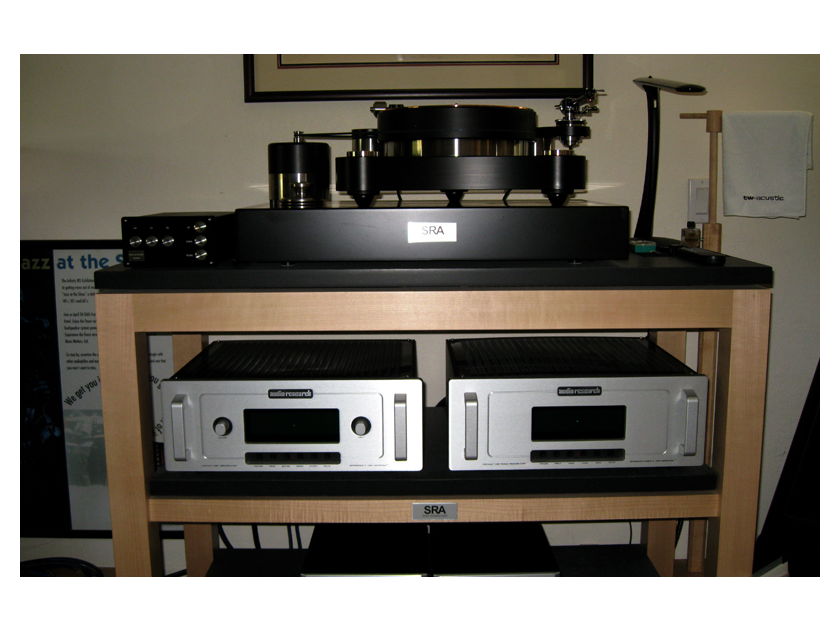 AUDIO RESEARCH  REFERENCE 5 PREAMPLIFIER