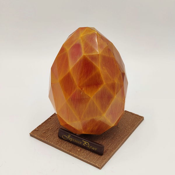 oeuf-de-paques-geometrique-lait