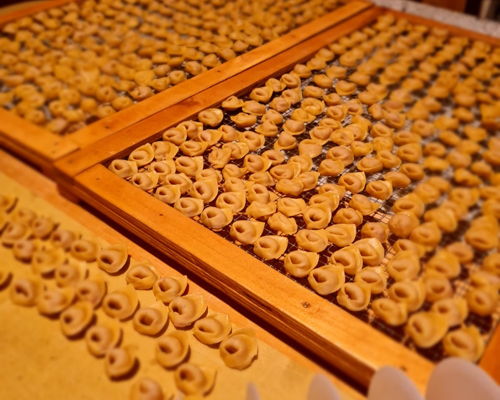 Corsi di cucina Modena: Masterclass emiliana: tra tigelle, tortellini e tiramisù