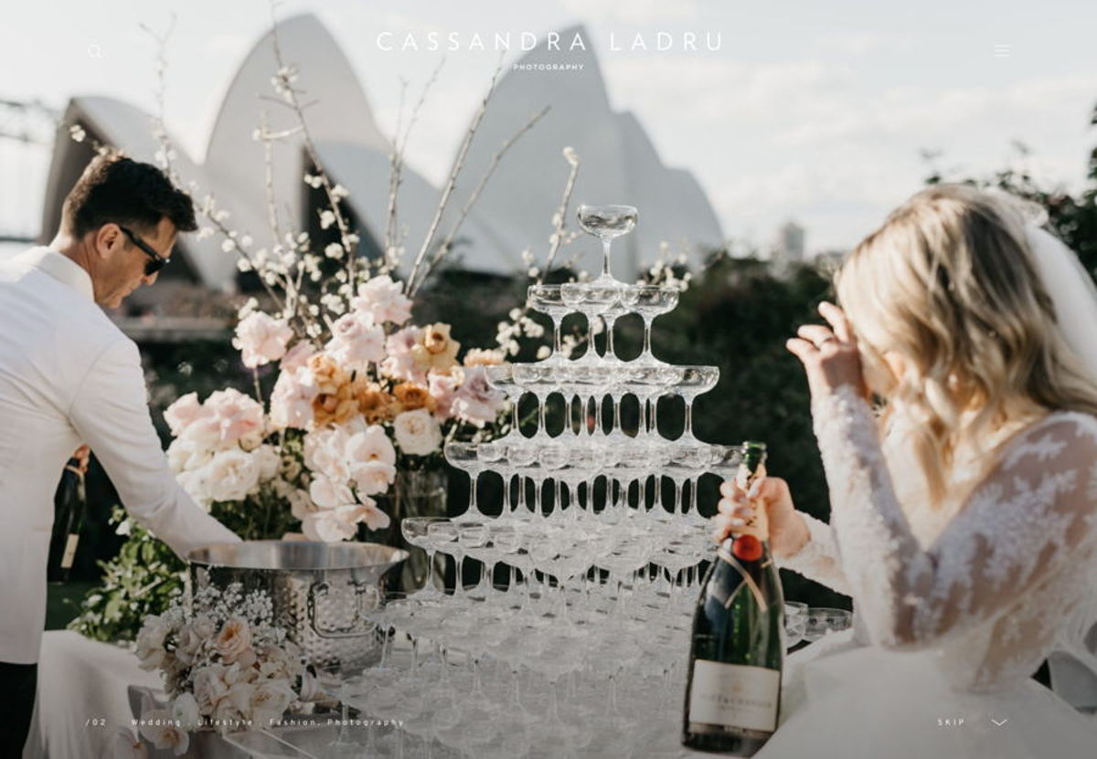 Screenshot of Cassandra Ladru, from the wedding photography websites collection.
