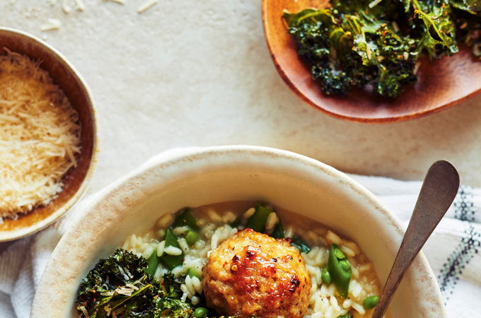 Risotto aux boulettes de porc et aux pois sucrés