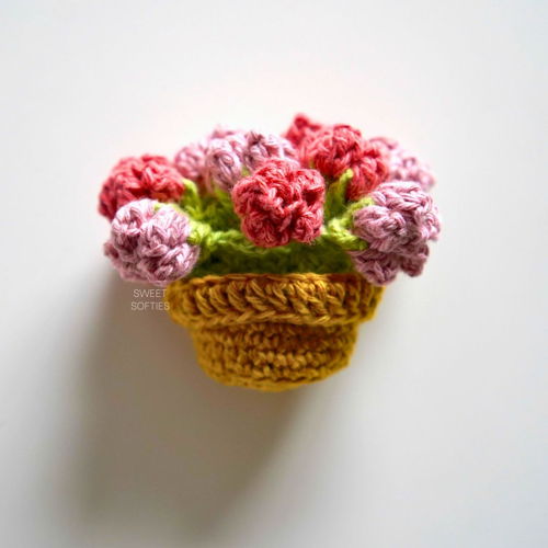 Rose Bouquet Coaster met TWEE bloemvariaties! · Snelle en gemakkelijke haakinstructie