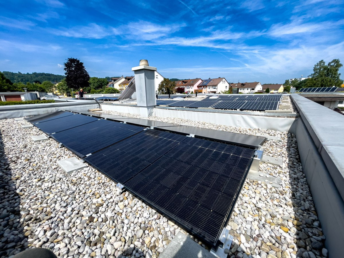 Foto Kundenreferenz Einfamilienhaus Erweiterung PV-Dachanlage