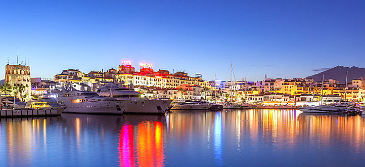  Marbella
- puerto banus.jpg