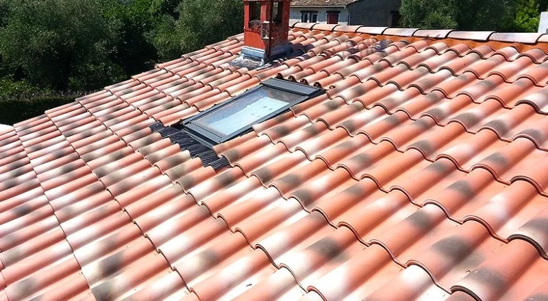 Rénovation de la couverture en tuiles romanes d’une villa à Mougins — photo 18 sur 24 — CEG TOITURE
