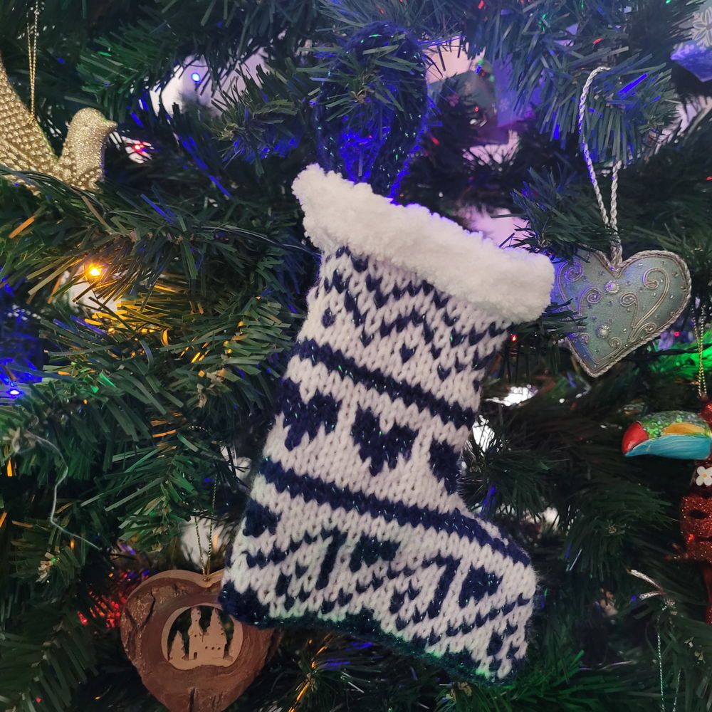 Christmas tree stocking in simple fairisle using 8 ply