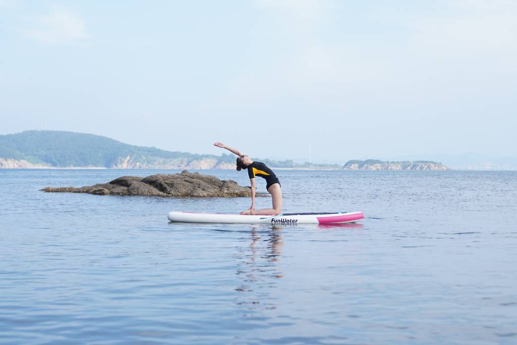 Inflatable stand up paddle board yoga enhance body ability