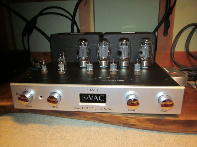 VAC Sigma 160i  Silver/chrome 1 owner
