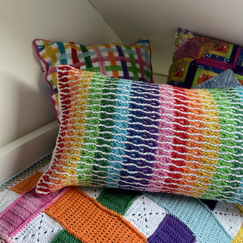 Gehaakt regenboog kussen Tineke, Interlocking haken