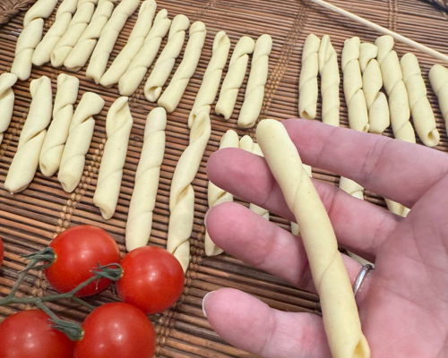 Cooking classes Bagheria: Sicilian cannoli and Busiate pasta with Trapani-style pesto