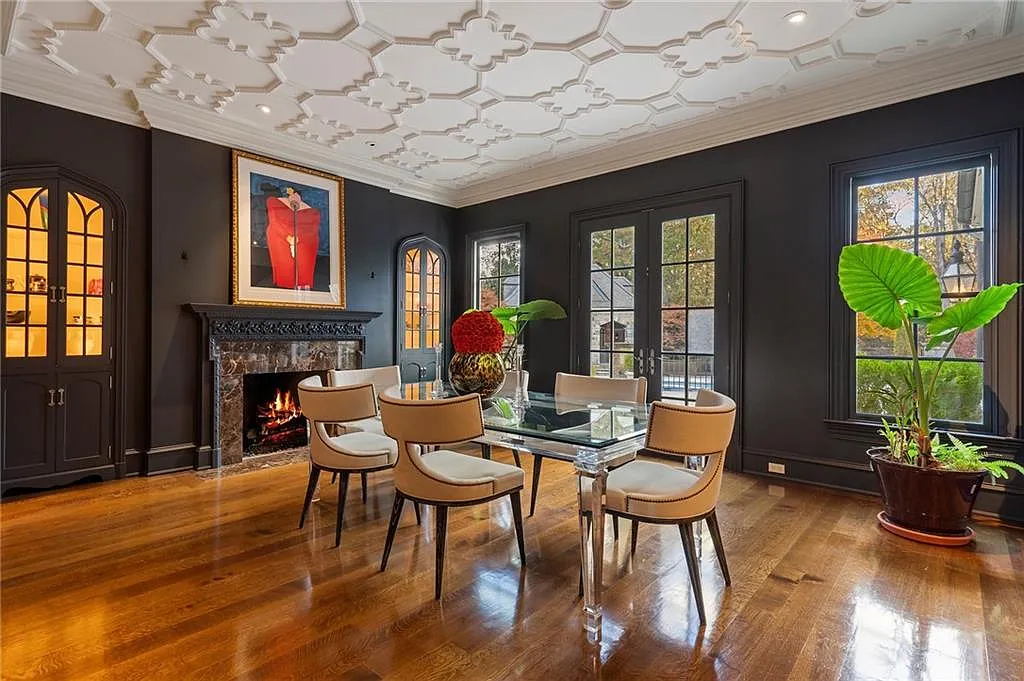 Contact Debra Johnston About This Paces Ferry Listing