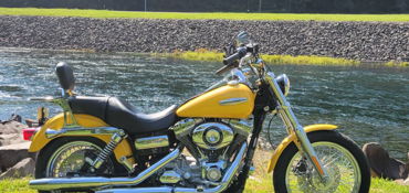 2007 HARLEY-DAVIDSON FXDC DYNA SUPER GLIDE CUSTOM (LUX COLORS) motorcycle for rent near Maryville, TN