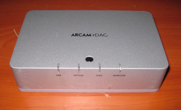 Arcam R-DAC Digital to Analog Converter. Silver.
