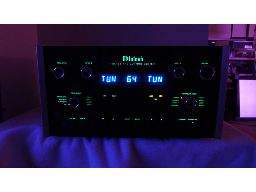 MCINTOSH MX 135 SURROUND SOUND PRE/AMP PROCESSOR