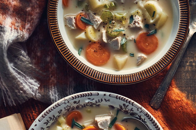 Soupe crémeuse au poulet et à l’estragon