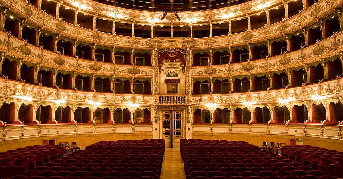  Treviso
- Teatro-Comunale.jpg