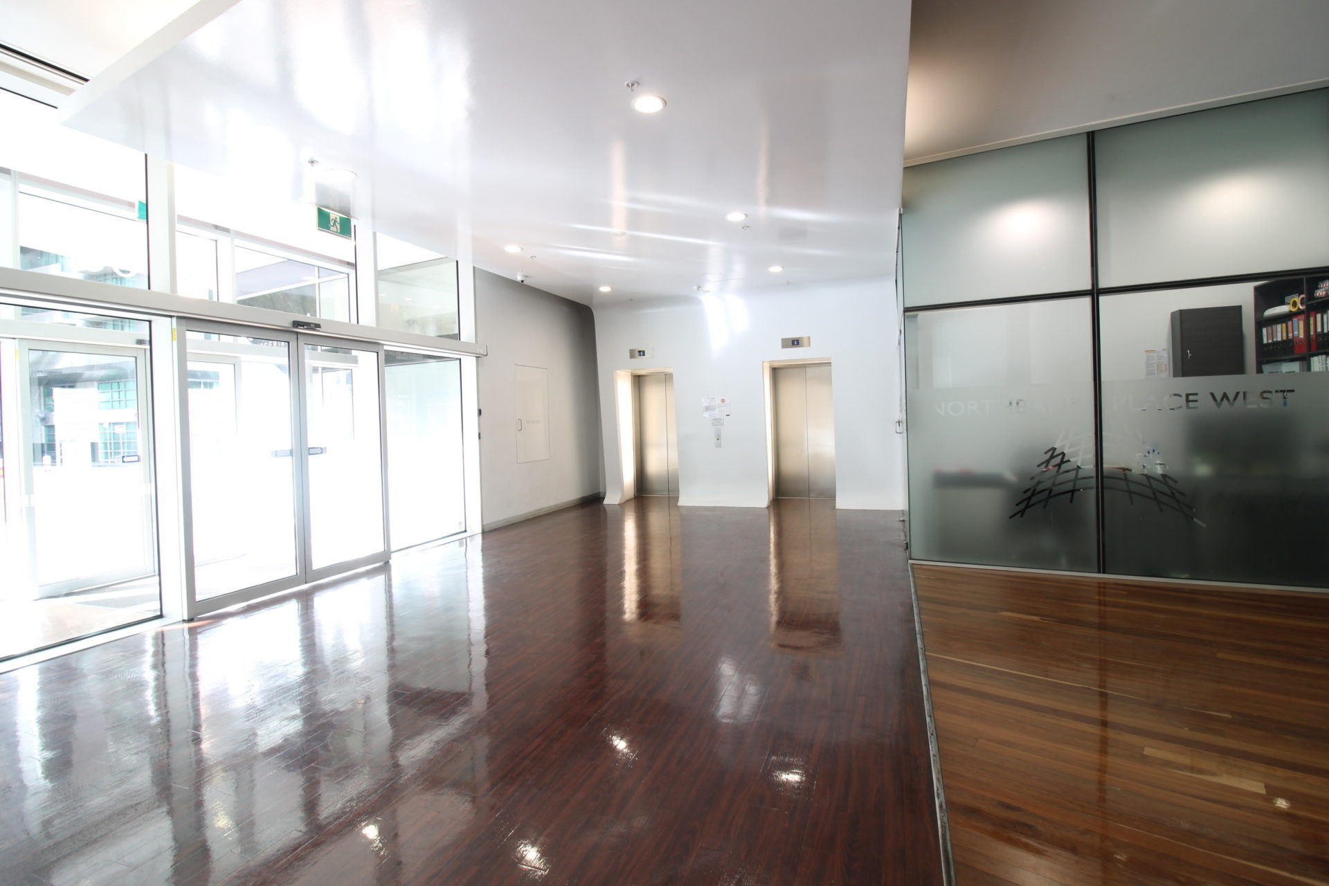 Delightful 1-Bedroom inc. Study on Melbourne’s Northbank! - Image 6