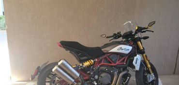 2022 INDIAN FTR R CARBON motorcycle for rent near Lewisville, TX