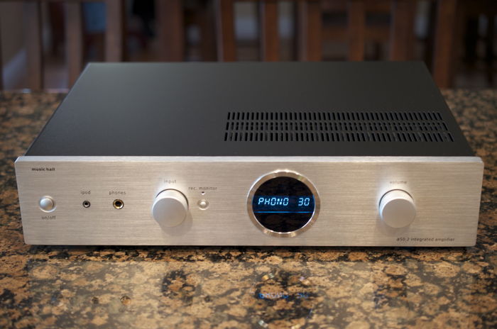 Music Hall Integrated Amp a50.2 Like-New Condition