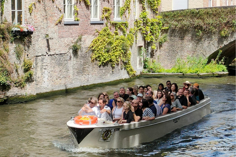 Guided boat trip and walk - photo 2