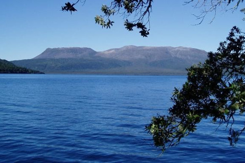 9. Экскурсия на Голубое и Зеленое озера, посещение озера Таравера. Роторуа.