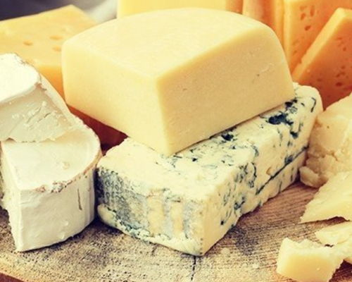 Esperienze gastronomiche Savona: Formaggi e vini: un viaggio tra sapori locali