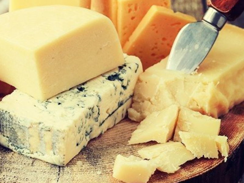 Food experiences Savona: Cheese and wine: a journey through local flavors